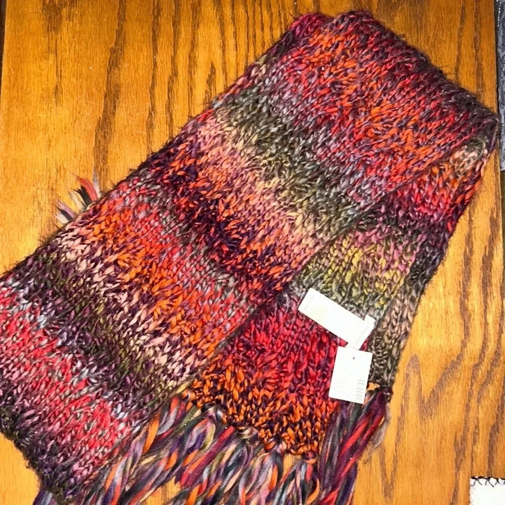 Scarf never worn Maurices